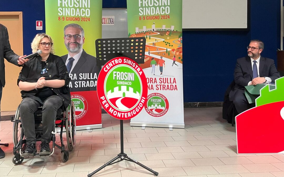 Tutti gli intervenuti alla serata di presentazione di Andrea Frosini.